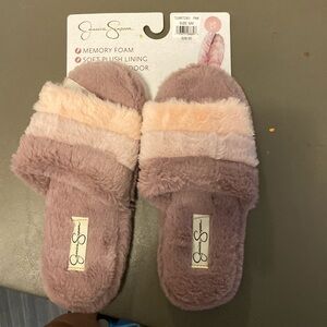 NWT Jessica Simpson house slippers